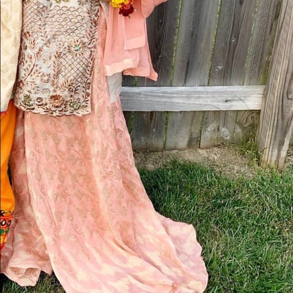 Beautiful peach outfit! Perfect for summer events, dholki and more! 🍑 - Picture 2 of 3